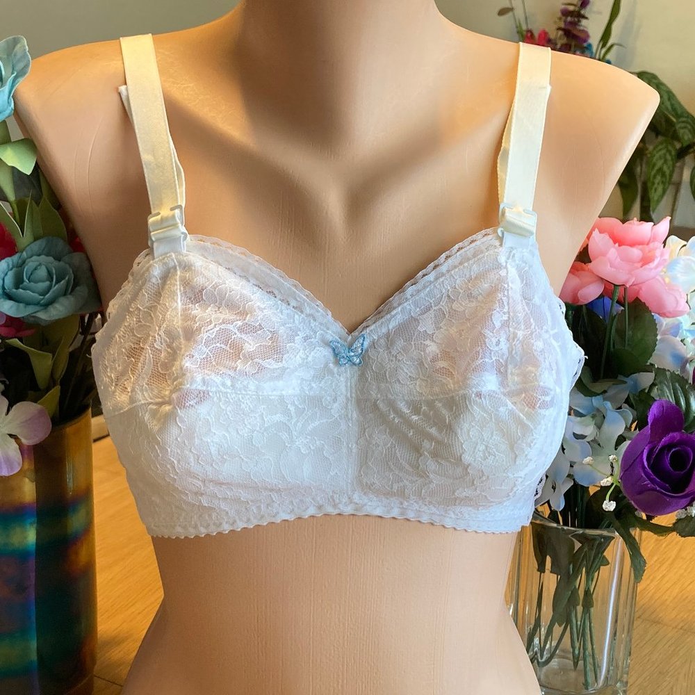BODY LINE 32F White Lace Wire Free Sheer Wing Bra